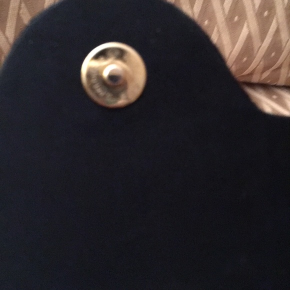 Velvet pearl evening bag with vintage chain design - Picture 8 of 8